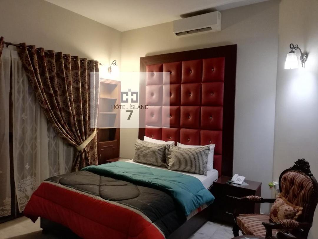 Hotel 7Island カラチ エクステリア 写真